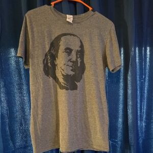 Gildan Gray Short Sleeve T-Shirt with Black Benjamin Franklin Graphic